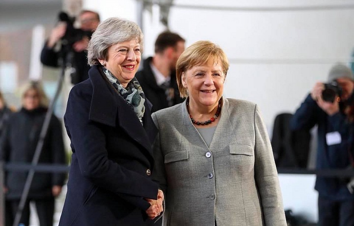 Theresa Mayová s Angelou Merkelovou