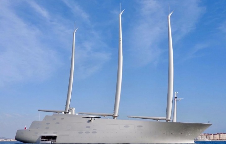 Andrey Melnichenko a jeho superplachetnice