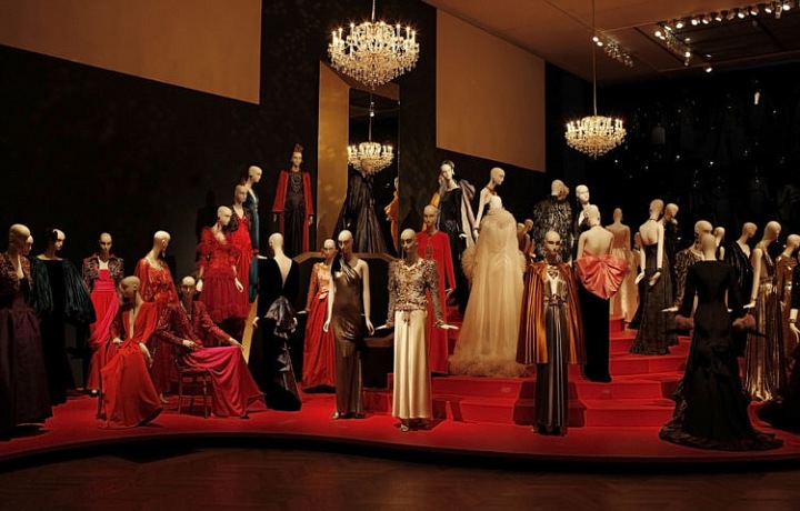 Výstava YSL v Grand Palais, 2009