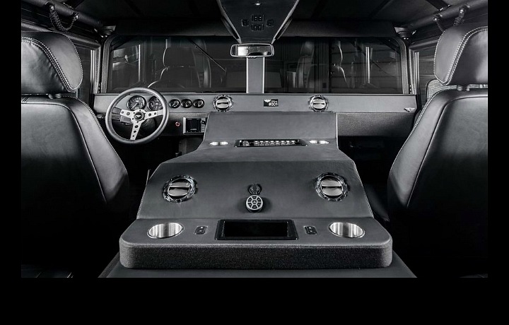 Mil-Spec Automobil Hummer H1 "Launch Edition"