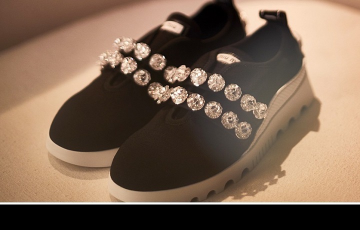 Značka Miu Miu vytvořila i sneakers! 