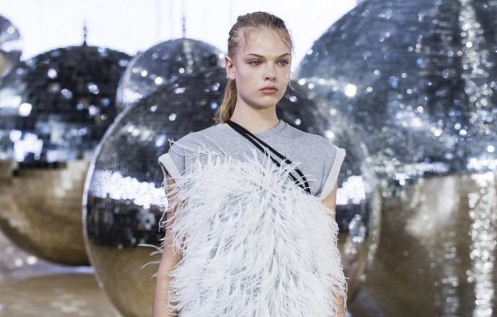 Bílá je neodolatelnou a jemnou barvou