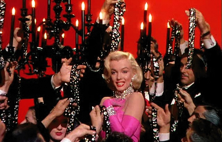 Muži mají radši blondýnky.