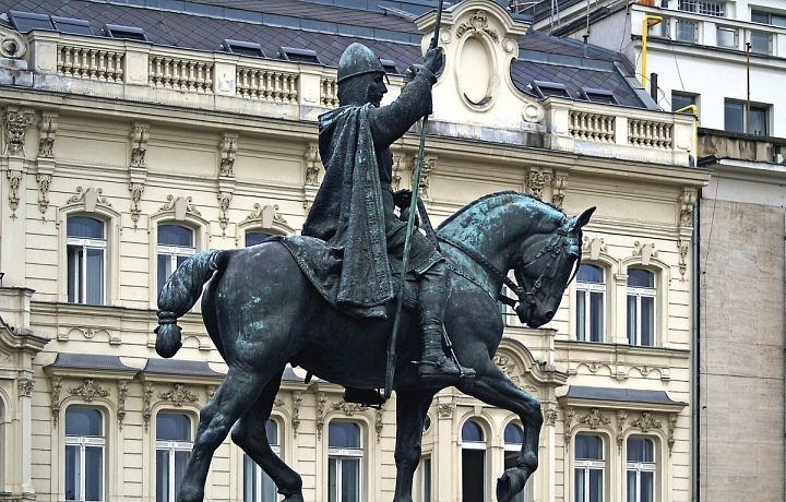 V Praze obdivujeme i koně z bronzu, Václavské náměstí