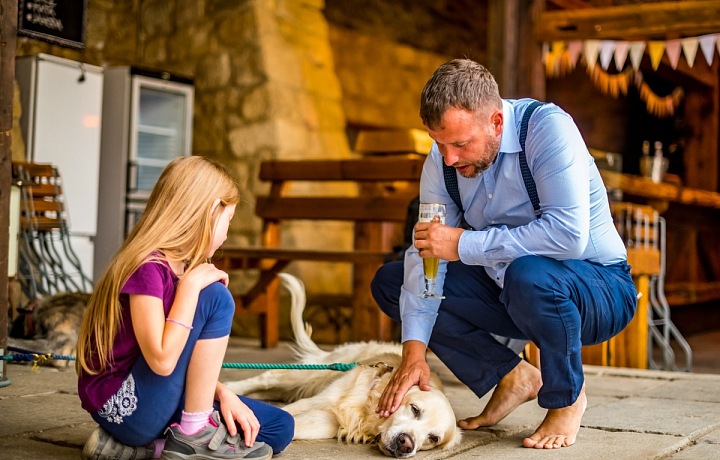 Podnikatel se věnuje hodně své rodině. 