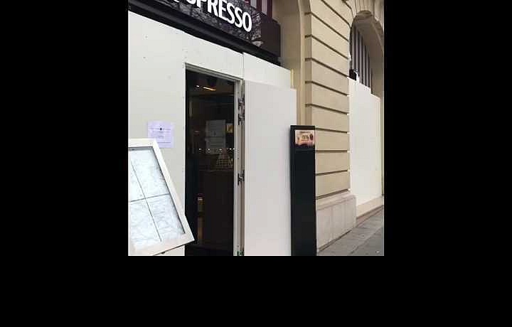 Příprava na oslavy Nového roku na Champs-Elysées