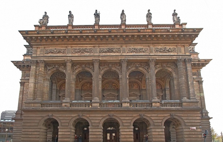 Vchod Národního divadla