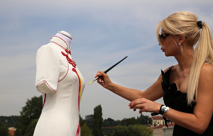 Natali Ruden jde především o uměleckou tvorbu