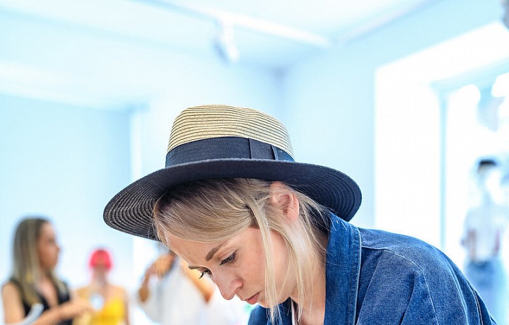 Shopaholic Nicol na akci H&M.