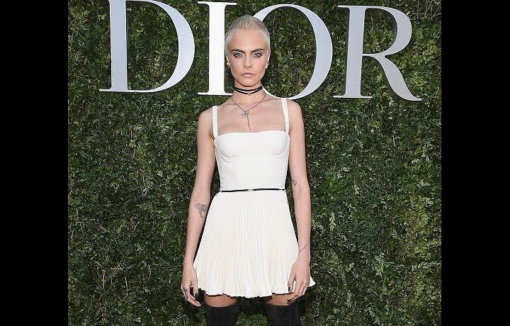 Cara Delevingne na výstavě Couturier du rêve.