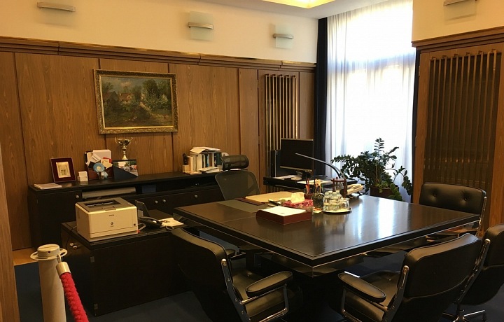 Kancelář guvernéra. 