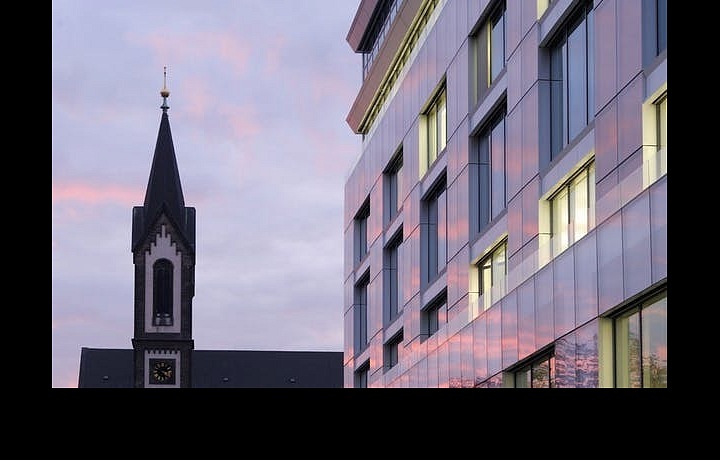 Corso II Karlín, detail