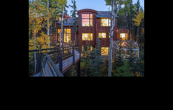 Telluride je obklopený lesy