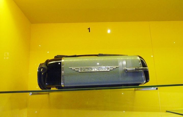 Elektrický vysavač Esa REX