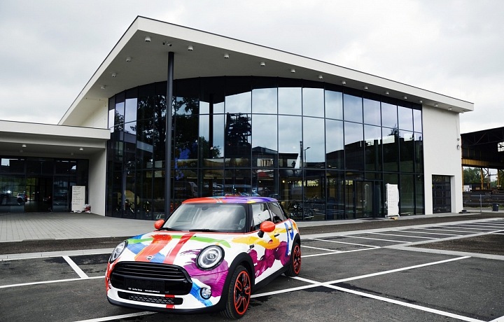 MINI Cooper by Luca Stradivari