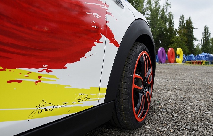 MINI Cooper by Luca Stradivari