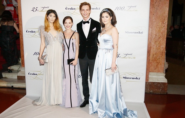 Sestry Buckingham a sourozenci Ponerovi