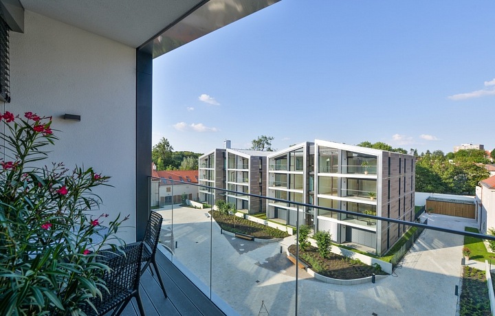 Šárecký dvůr, výhled z bytu