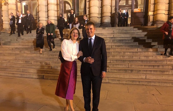 Tomáš Petříček s manželkou Ivou