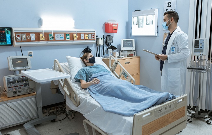 Lékaři utíkají za vyššími platy