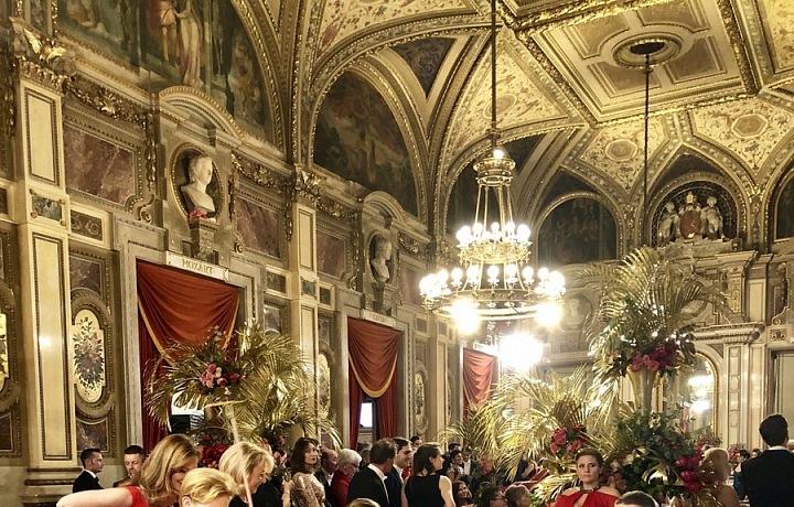 Casino na plesu v opeře