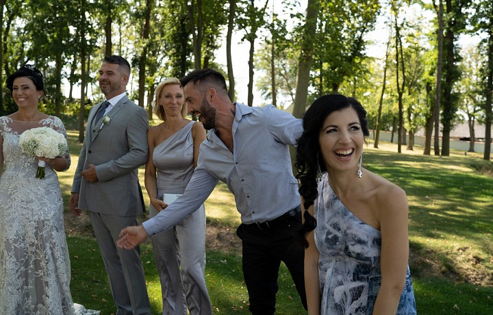 Návrhářka má za sebou náročnou svatební sezónu, kde se sami i zúčastnila obřadu a veselky. 