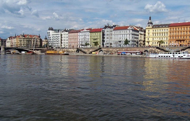 Rašínovo nábřeží