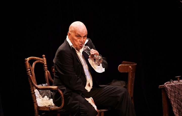 Přeučil ve hře Bláznovy zápisky. 