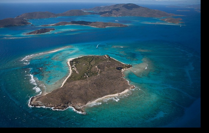 Necker Island, který patří miliardáři Richardu Bransonovi