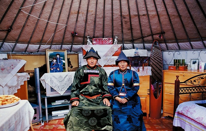 Burjatský pár v tradičním kroji