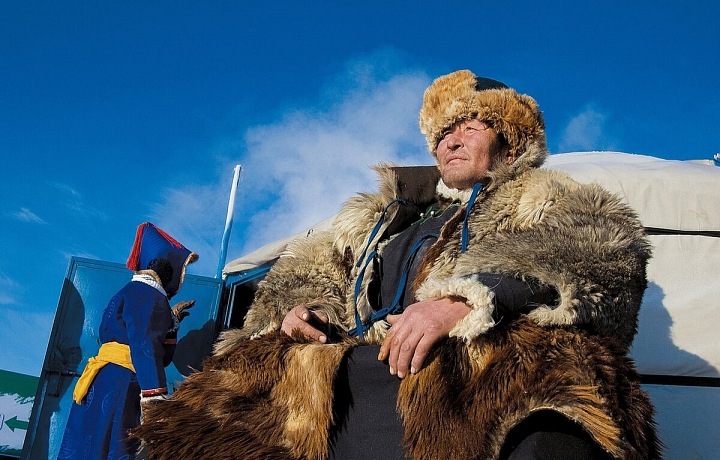  Burjatský muž v kožichu