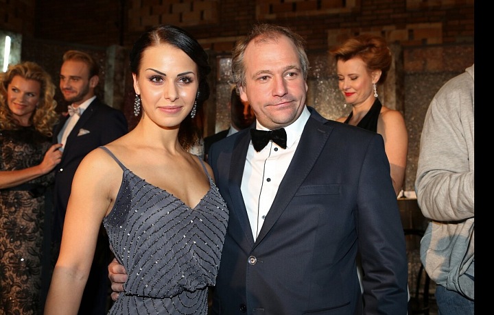 Jako tmavovlásku bysme jí už téměř nepoznali. 