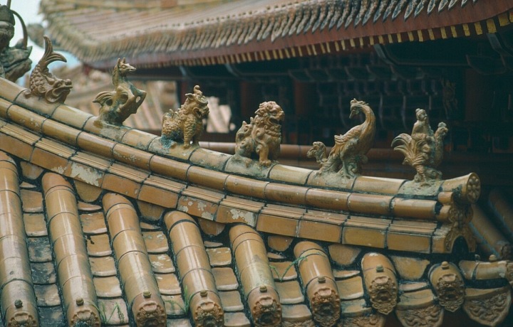 Střecha kláštera Wen Wu.