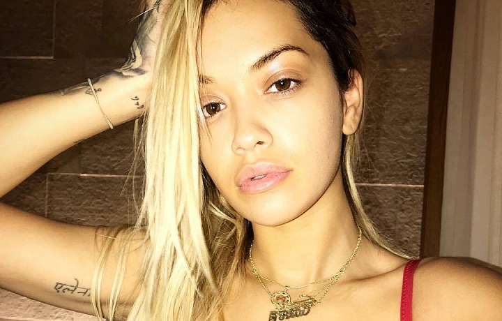 O žhavé prádlo není u Rity nouze, i tam vsází na červenou