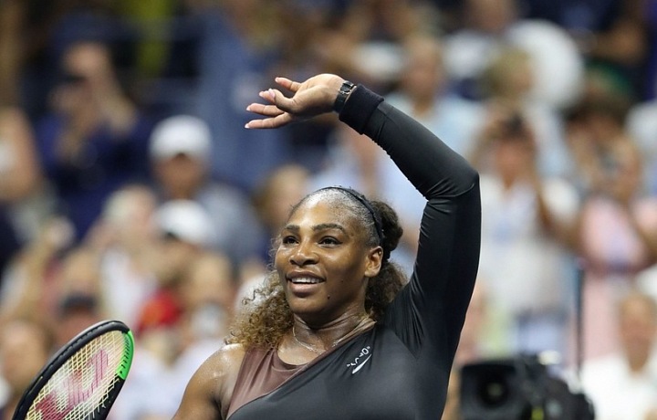 Virgil Abloh se podílel na outfitu Sereny