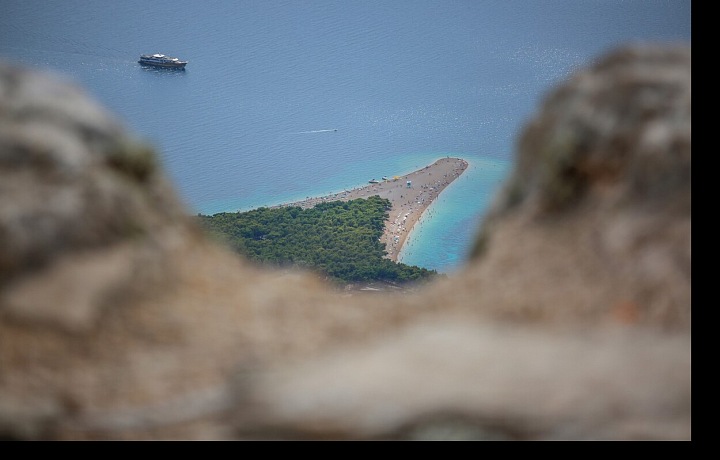 Výběžek Zlatni Rat, který neustále mění svůj tvar