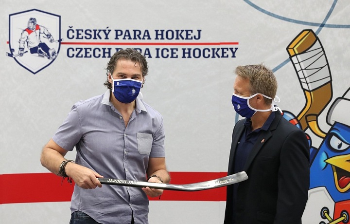 Jaromír Jágr podporuje Český para hokej