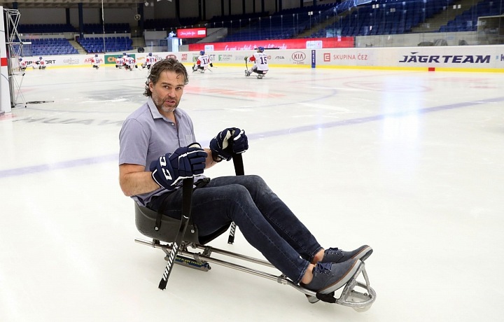 Jaromír Jágr zkouší para hokej