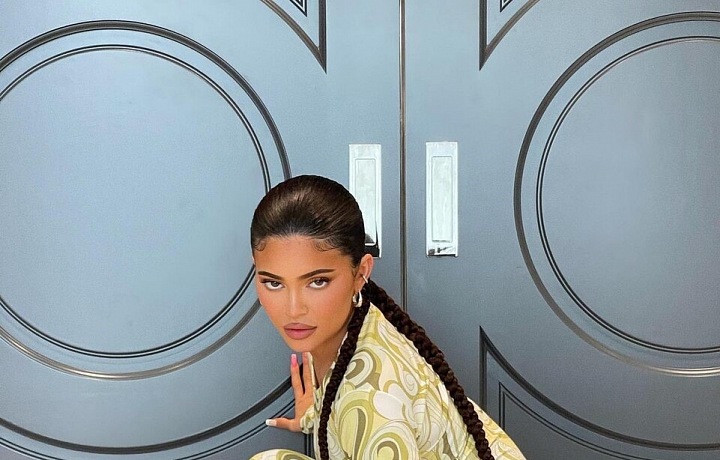 Kylie Jenner je modelka, návrhářka, podnikatelka a filantropka 