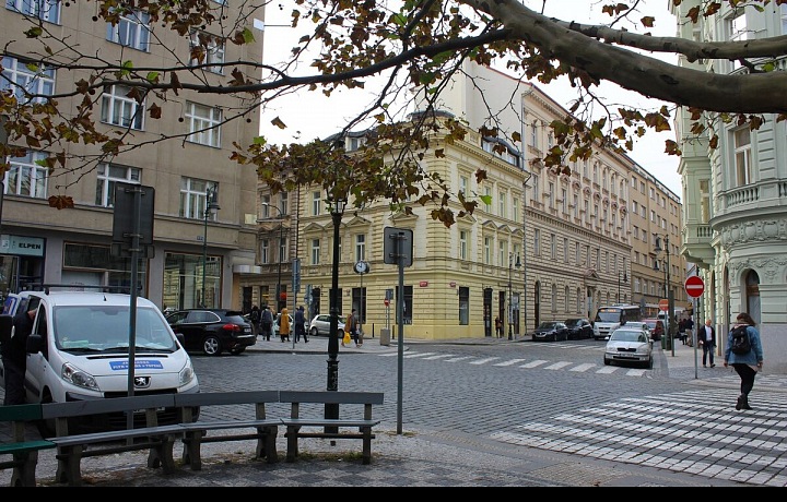 Z každého koutu ulice zde dýchá historie