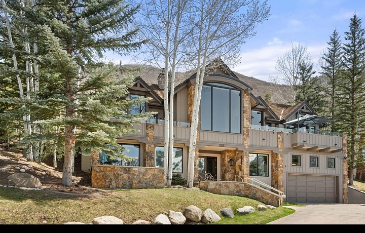 Americká herečka Kyle Richards a Mauricio Umansky koupili tento krásný dům v Aspenu v Coloradu za 13,6 milionu dolarů