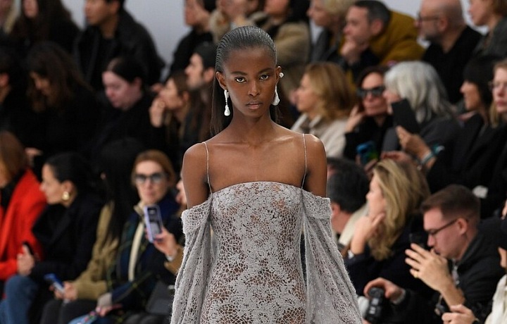 Fendi krajka nebo tyl?