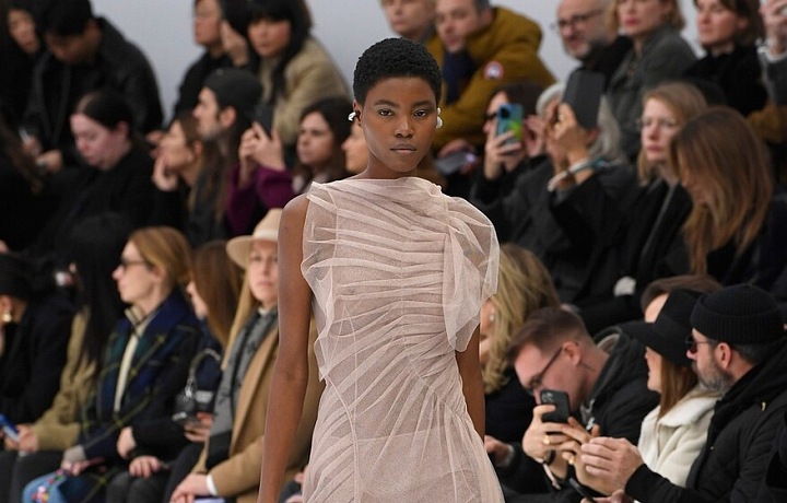 Fendi krajka nebo tyl?