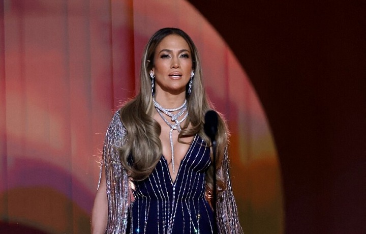 Okouzlila při předávání letošních cen Grammy