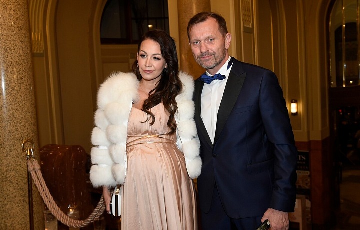 Budoucí rodiče vyrazili na ples. Jaromír Soukup a Agáta Hanychová