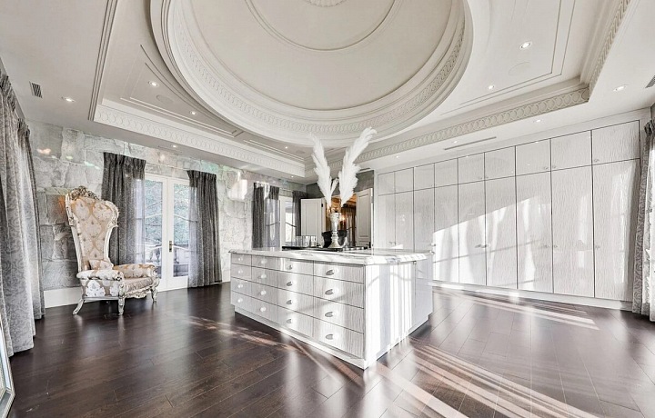 Na použitých materiálech si dal předchozí majitel opravdu zalážet