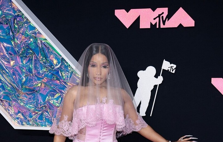 Nicki Minaj přišla ve svatebním