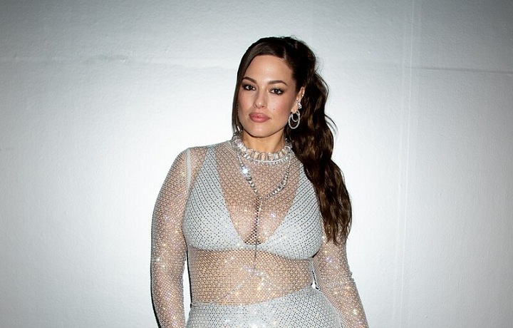 Ashley to v SKIMS X Swarovski moc slušelo