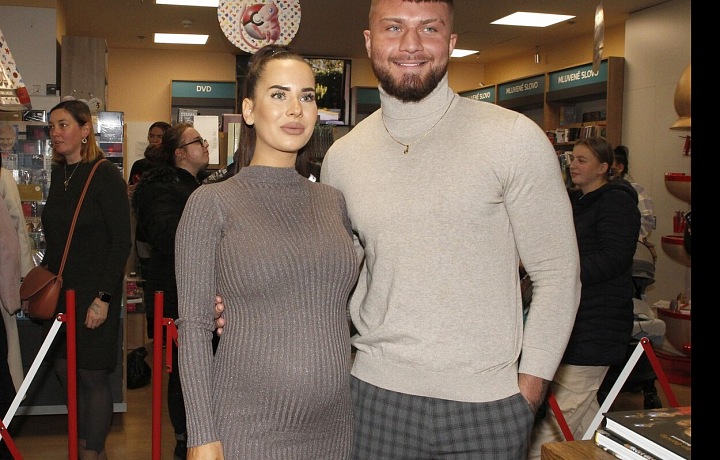 Influencer Datel s přítelkyní Bárou