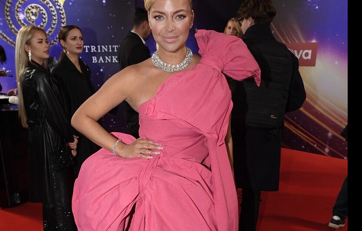 Markéta Konvičková si zřejmě zamilovala růžovou